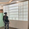 tu ke trung bay den led go trang ton san pham (2)