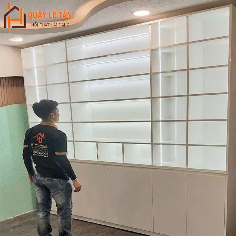 tu ke trung bay den led go trang ton san pham (2) Tủ Trưng Bày Nhiều Màu Sắc Thiết Kế Tinh Tế, Sang Trọng