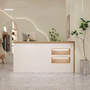 quầy lễ tân trắng phối vẫn gỗ có hộc đèn